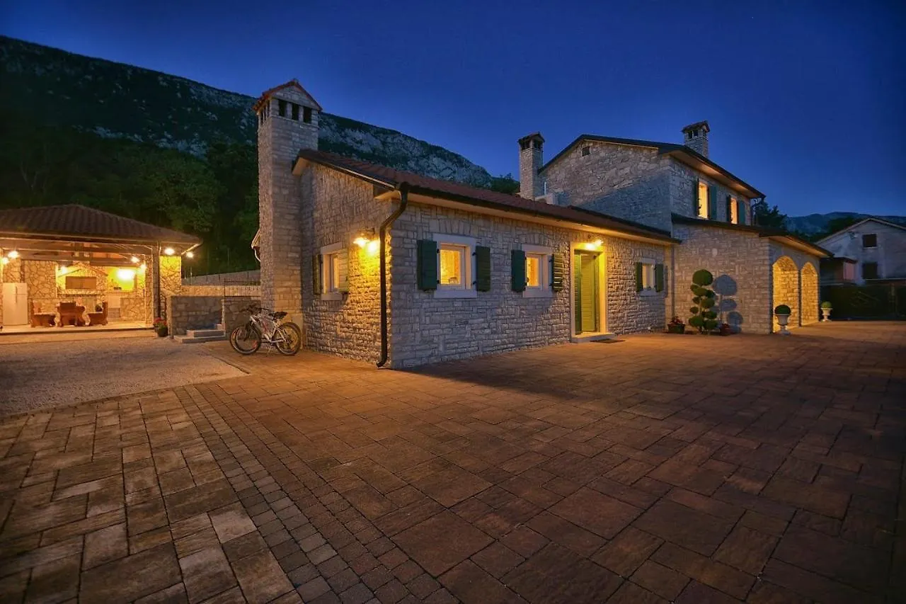 Holiday Home Villa Skavre Pulgarija Cepic